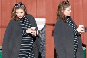 米兰达可儿挺孕肚逛街吃饭穿搭时尚