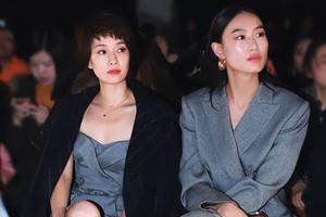 马伊琍抹胸裙性感 秦舒培西装气场强