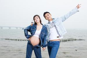 李晟李佳航情人节撒狗粮甜蜜孕照超幸福