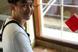 黄磊为家人做饺子满脸幸福 网友直呼瘦了