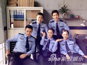 何明翰《橙红年代》杀青 楷模警长岁末多剧霸