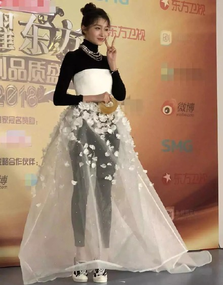 关晓彤