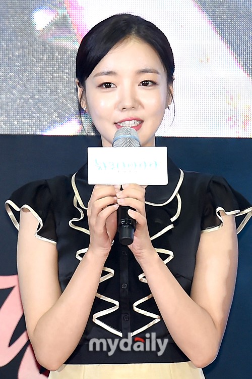 韩星文智仁将出演古装剧《大君》 饰演女主丫