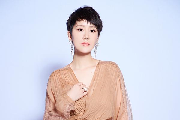 阿迪达斯清风系列