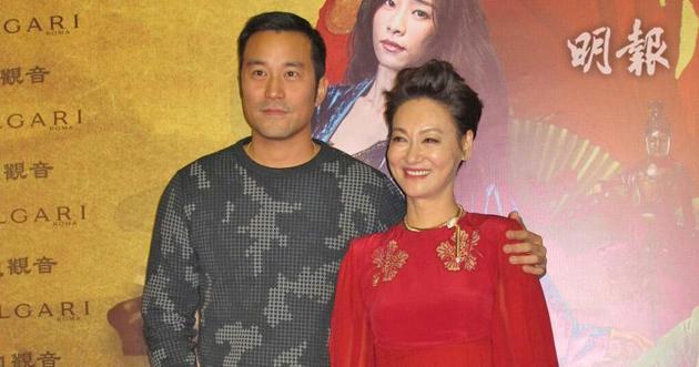 惠英红获台湾男神张孝全到场恭贺,十分开心。