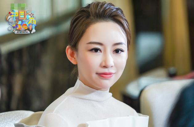 潘晓婷设计圣诞礼盒 九球天后梦圆《中国在跨