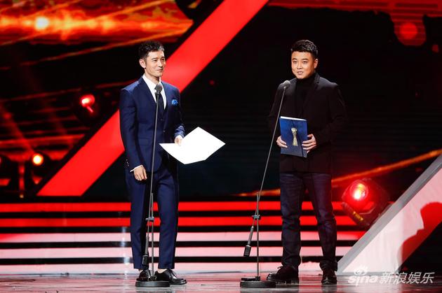 劳伦斯孙杨丁宁分获男女最佳 黄晓明"拜师"王皓|劳伦斯|孙杨|丁宁_新浪娱乐_新浪网
