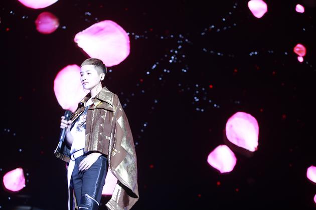 青春风暴来袭 蒋瑶佳首登江苏卫视跨年演唱会|跨年演唱会|蒋瑶佳|如果有来生_新浪娱乐