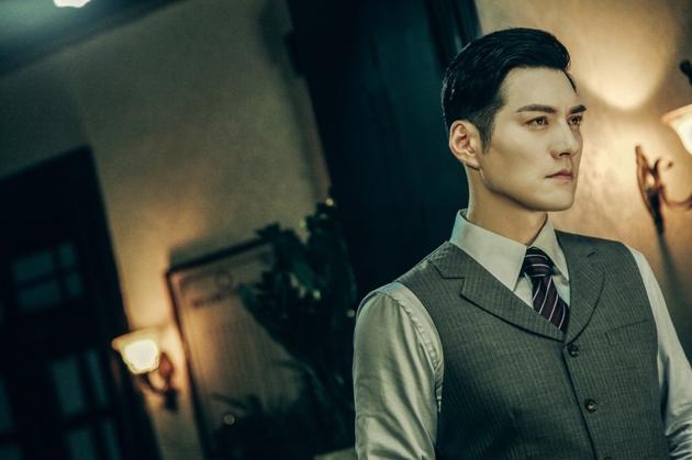 16 10:29:21 新浪娱乐 摘要:严屹宽为电视剧演唱的ost《近了,远了》mv