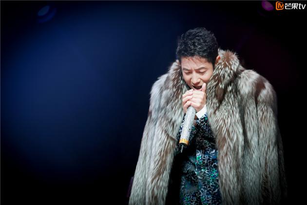 《大侦探》撒贝宁劲爆喊麦不停 撩妹却遭鬼鬼嫌弃|大侦探|撒贝宁|鬼鬼_新浪娱乐_新浪网