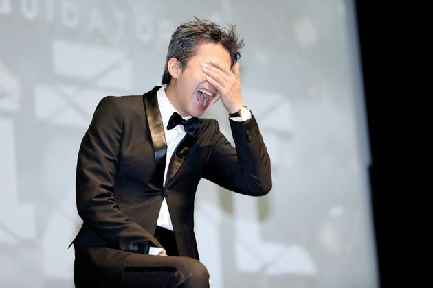 邓超首映现场跟明星好友幽默互动