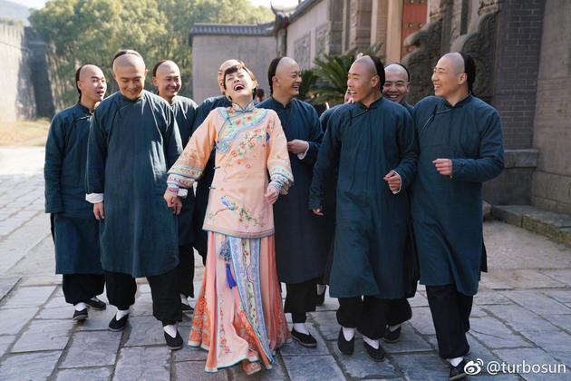 “演了一个电视剧”
