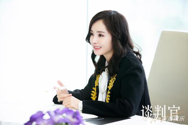 《谈判官》首播开门红 杨幂演绎刚柔并济谈判