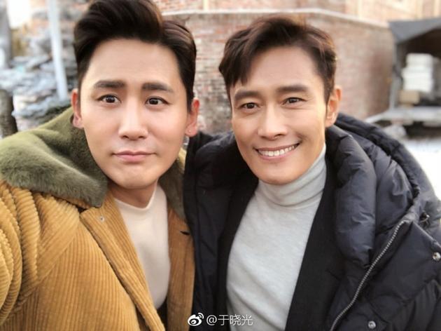 于晓光转型搞笑艺人？与李秉宪自拍自封WANNA TWO