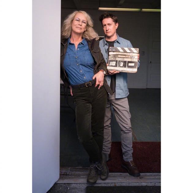 拍 柯蒂斯晒片场照|月光光心慌慌|恐怖片|杰米·