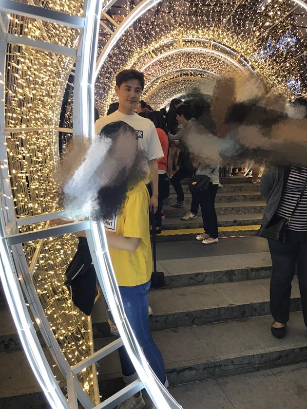 网友国外街头偶遇孙坚