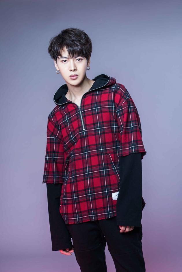 快男冠亚军湖南跨年夜合体 魏巡YOUNG-G嗨唱