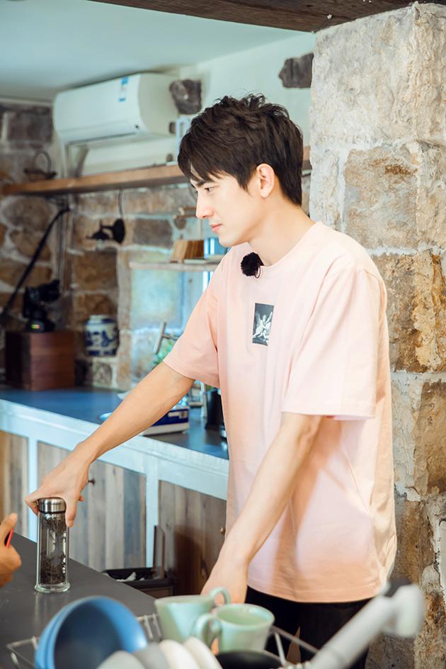 林更新《三个院子》初体验 甩厨神包袱变泡面