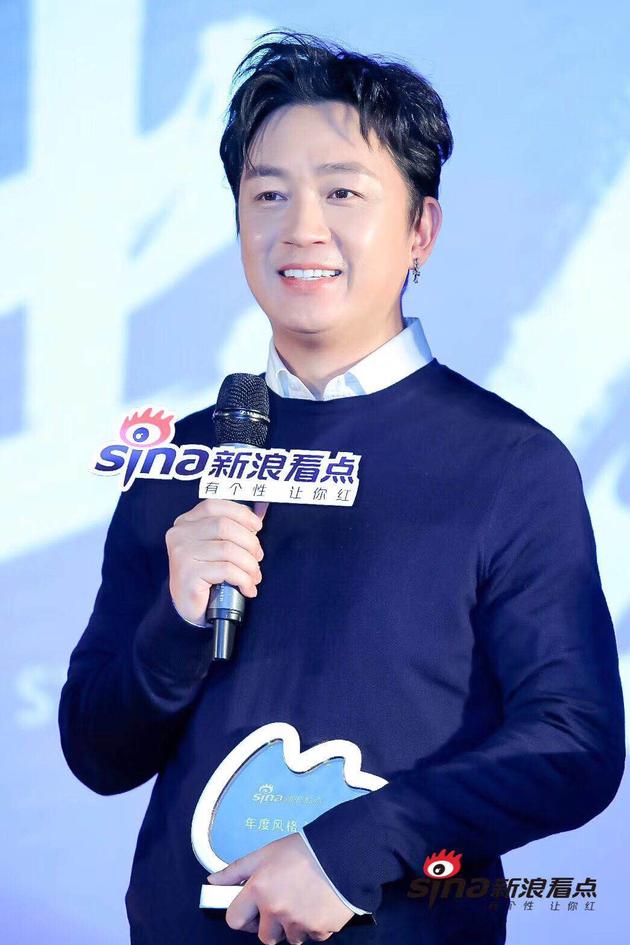 潘粤明获年度风格人物奖