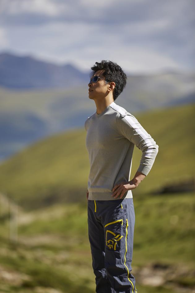 李健《水流众生》发布录音室版本 开始理解西藏|李健|水流众生|西藏_新浪娱乐_新浪网