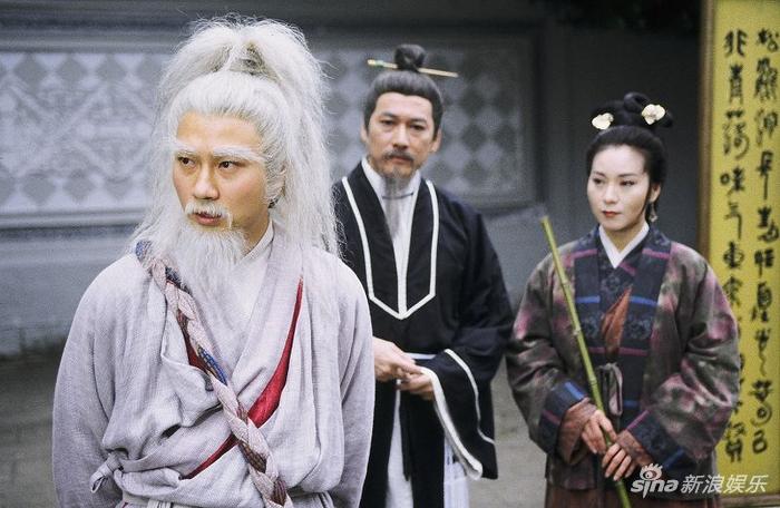 黎耀祥在《神雕侠侣》中饰演"老顽童"周伯通