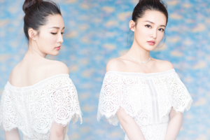 李沁白色一字肩荷叶边蕾丝长裙复古优雅