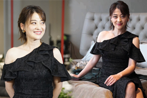 42岁梅婷"锁骨杀" 黑色斜肩裙大秀美腿