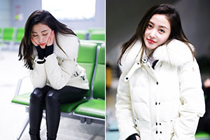 张天爱红唇皮肤水嫩 双手托腮似睡非睡