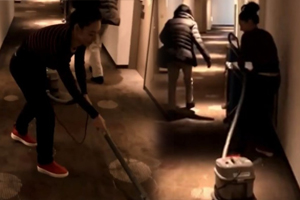 张柏芝酒店无聊扮服务员打扫卫生