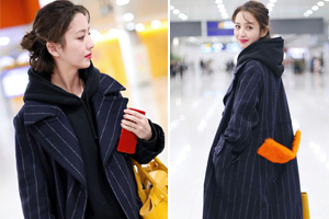 佟丽娅时髦出行红唇显好气色亲和力十足