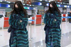 热巴退出《跑男》后现身穿皮草贵气十足