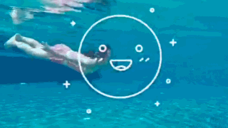 叶一茜晒女儿森碟游泳视频 大长腿抢镜