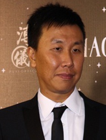 潘耀明头像