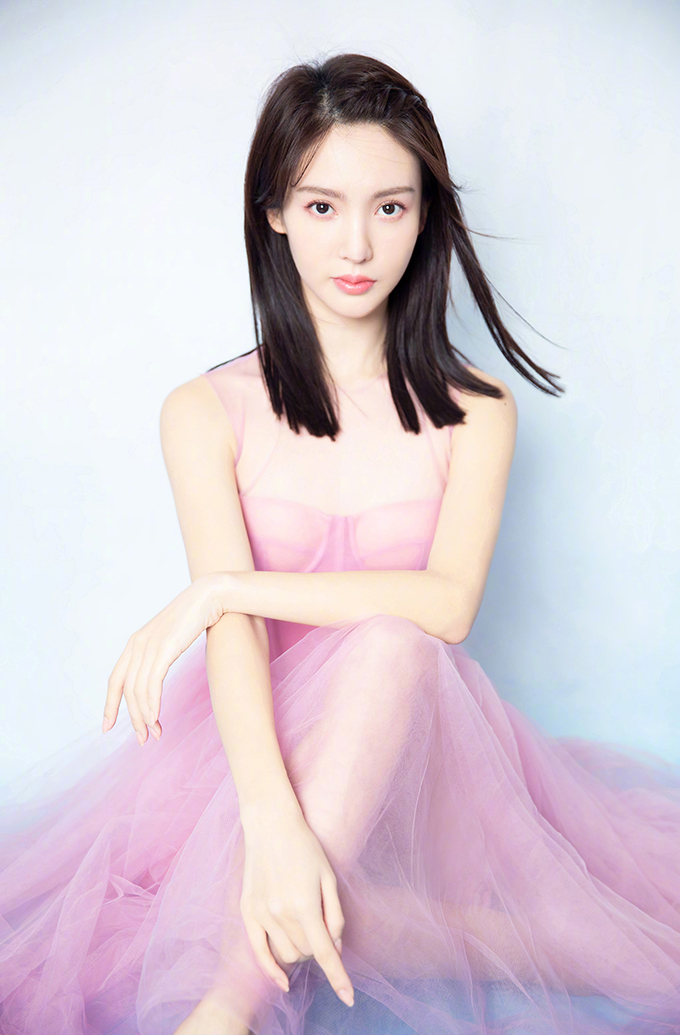 金晨蜜甜美蜜桃风造型