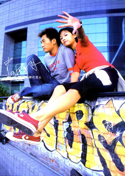 2000年,徐静蕾成为CONVERSE(匡威)中国区代言人