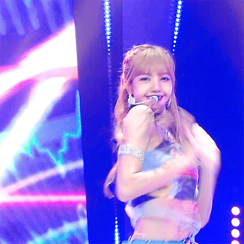 Lisa唱跳