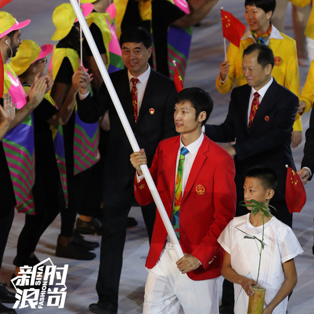 中国代表团旗手雷声