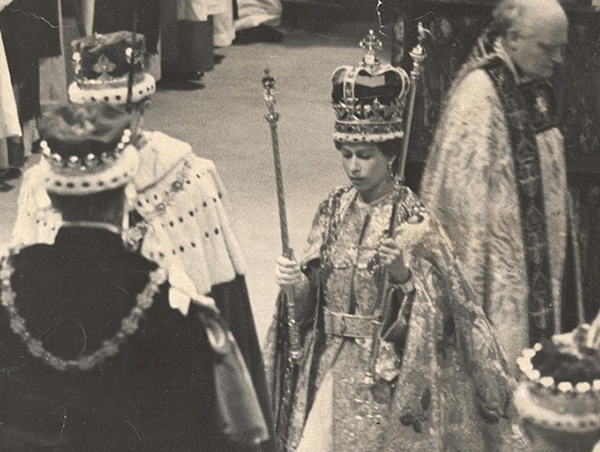 女王加冕时佩戴的“圣爱德华王冠”