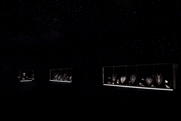 图3：卡地亚全新Cartier Magicien高级珠宝展 - “光影魔法”主题展区