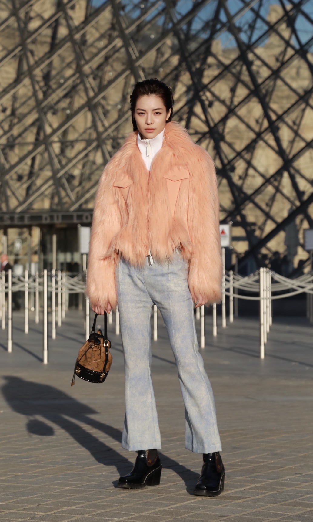 Ӱر̬Louis Vuitton 2018Ůװϵдҹ