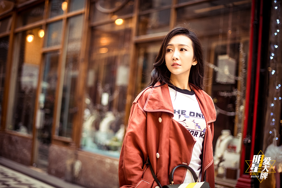 王鸥风衣_王鸥白色风衣照片(3)