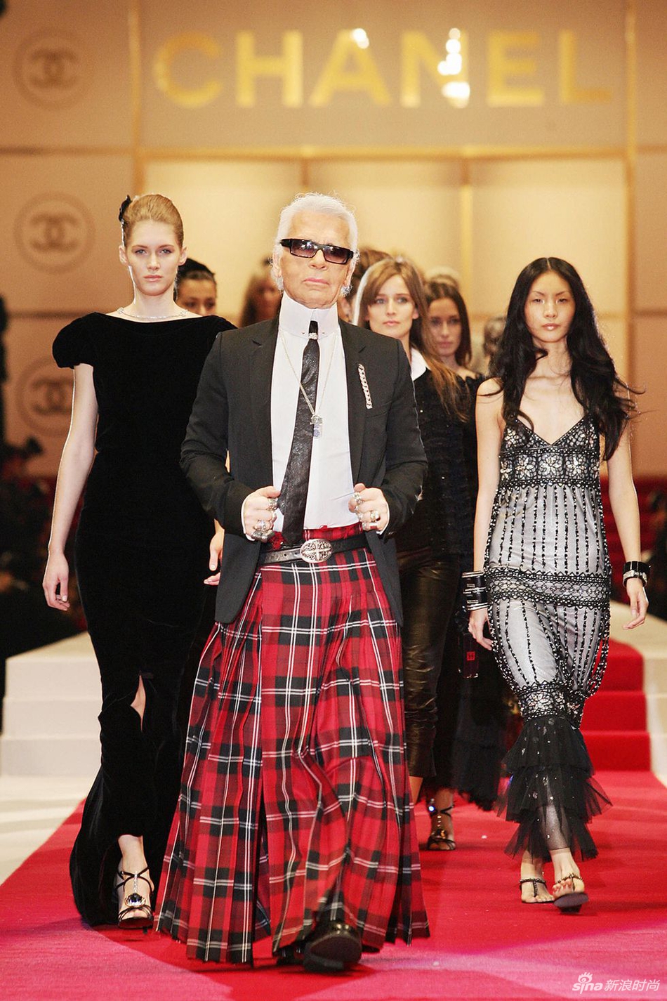 40张图回顾老佛爷karl lagerfeld的一生