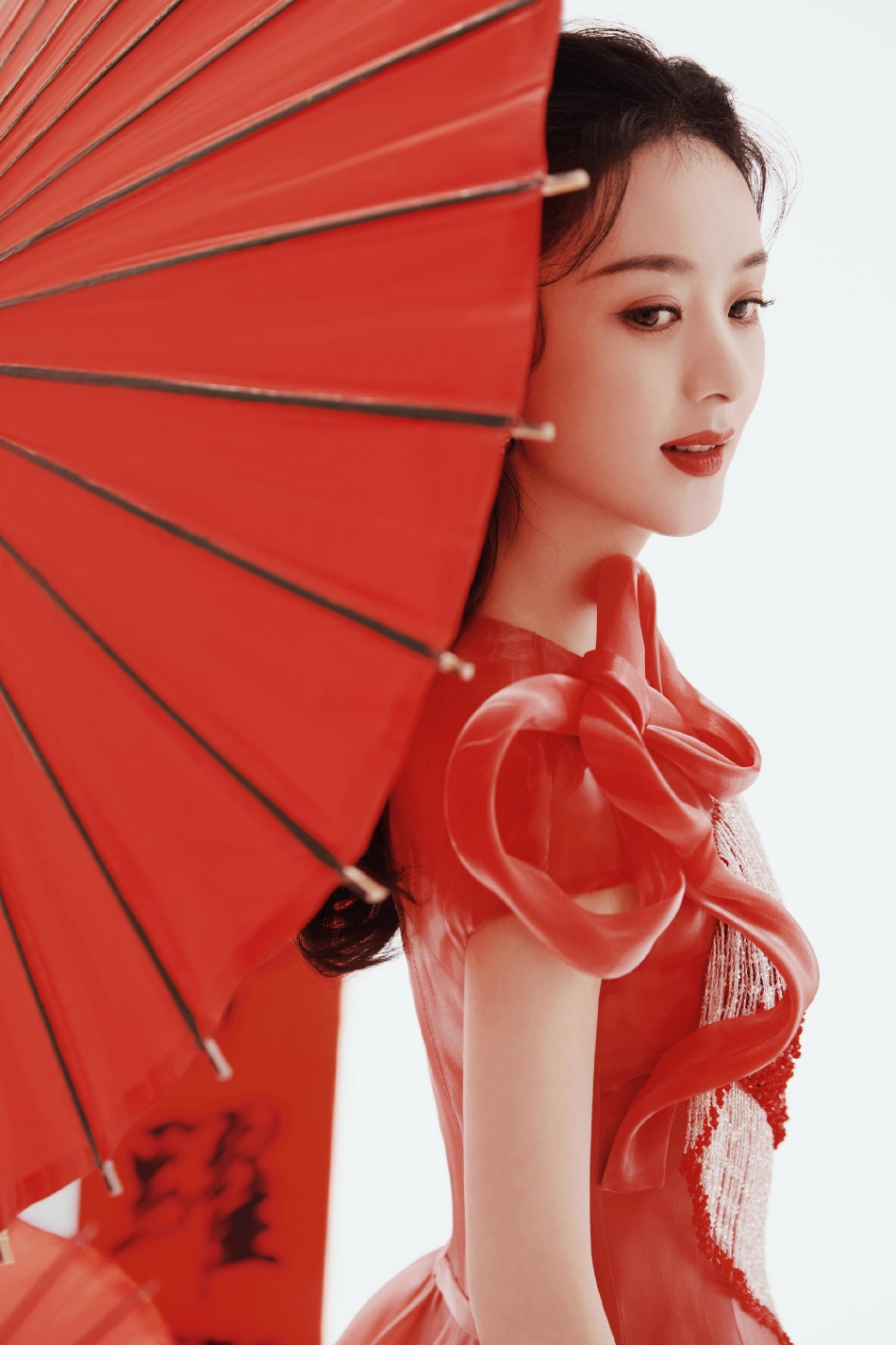 赵丽颖2022虎年央视春晚特别定制 妃红中国心意礼服