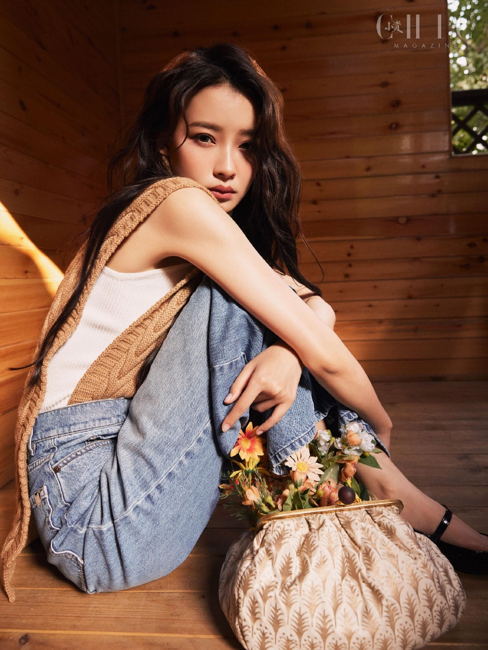 孙怡登《CHIC Magazine》九月封面 复古田园风造型从容优雅