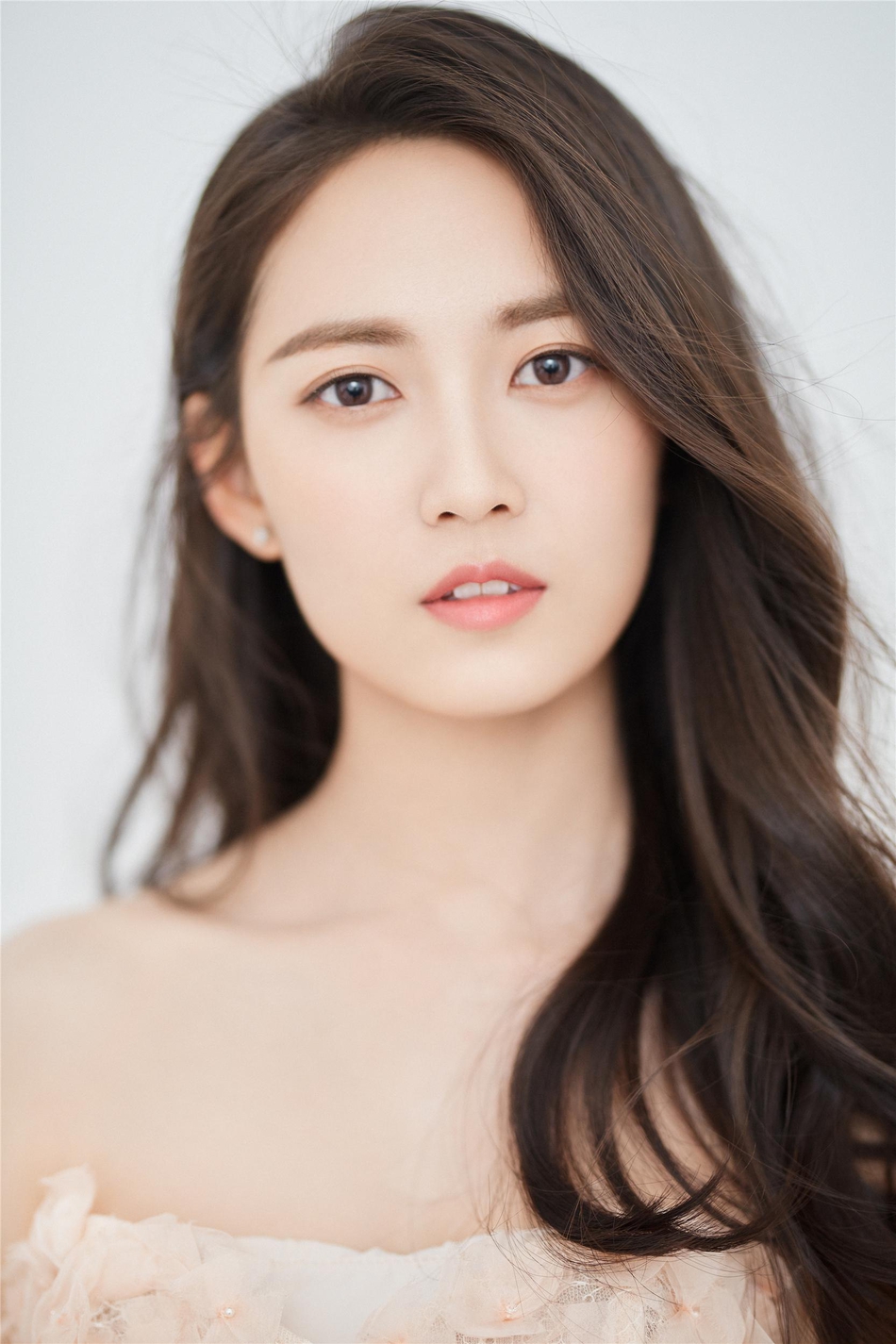 中国内地美女演员陈钰琪