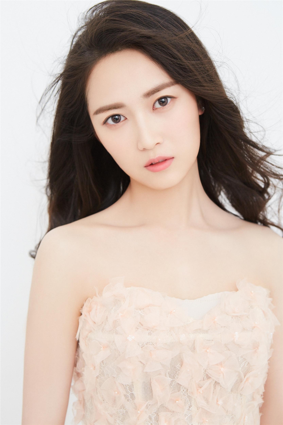 中国内地美女演员陈钰琪