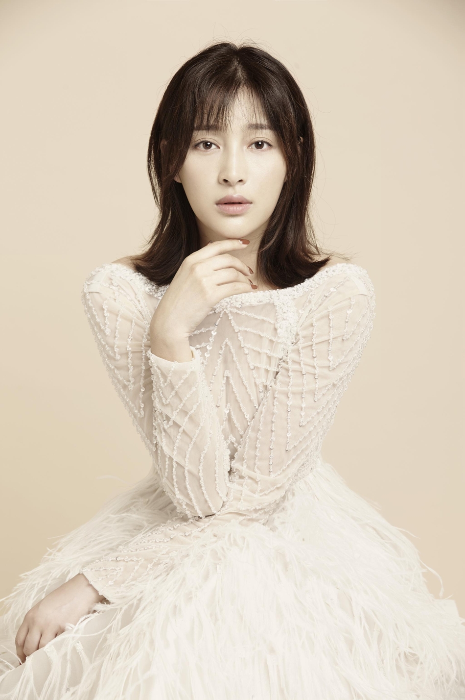 甘婷婷时尚大片曝光 风格多变演绎初秋穿搭