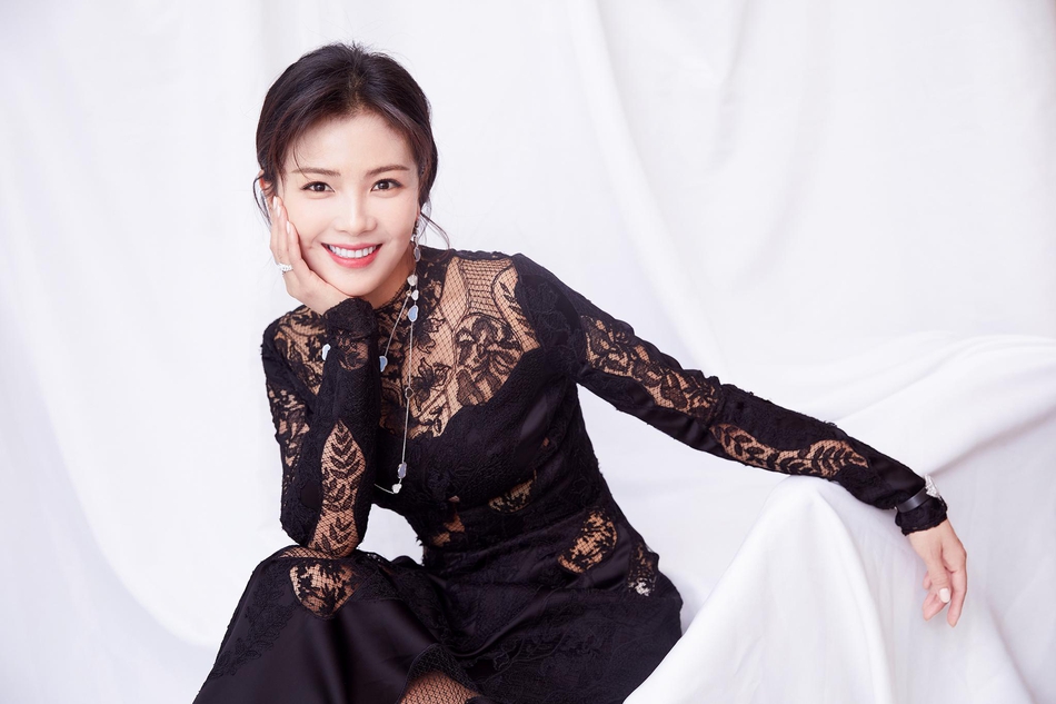 明星爱大牌:刘涛蕾丝礼服优雅婀娜气质尽显_高清图集_新浪网