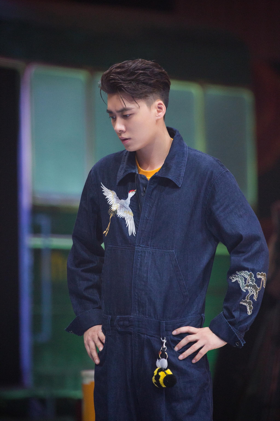 求李易峰公开衣柜 不仅发型a运动系穿搭也很a!