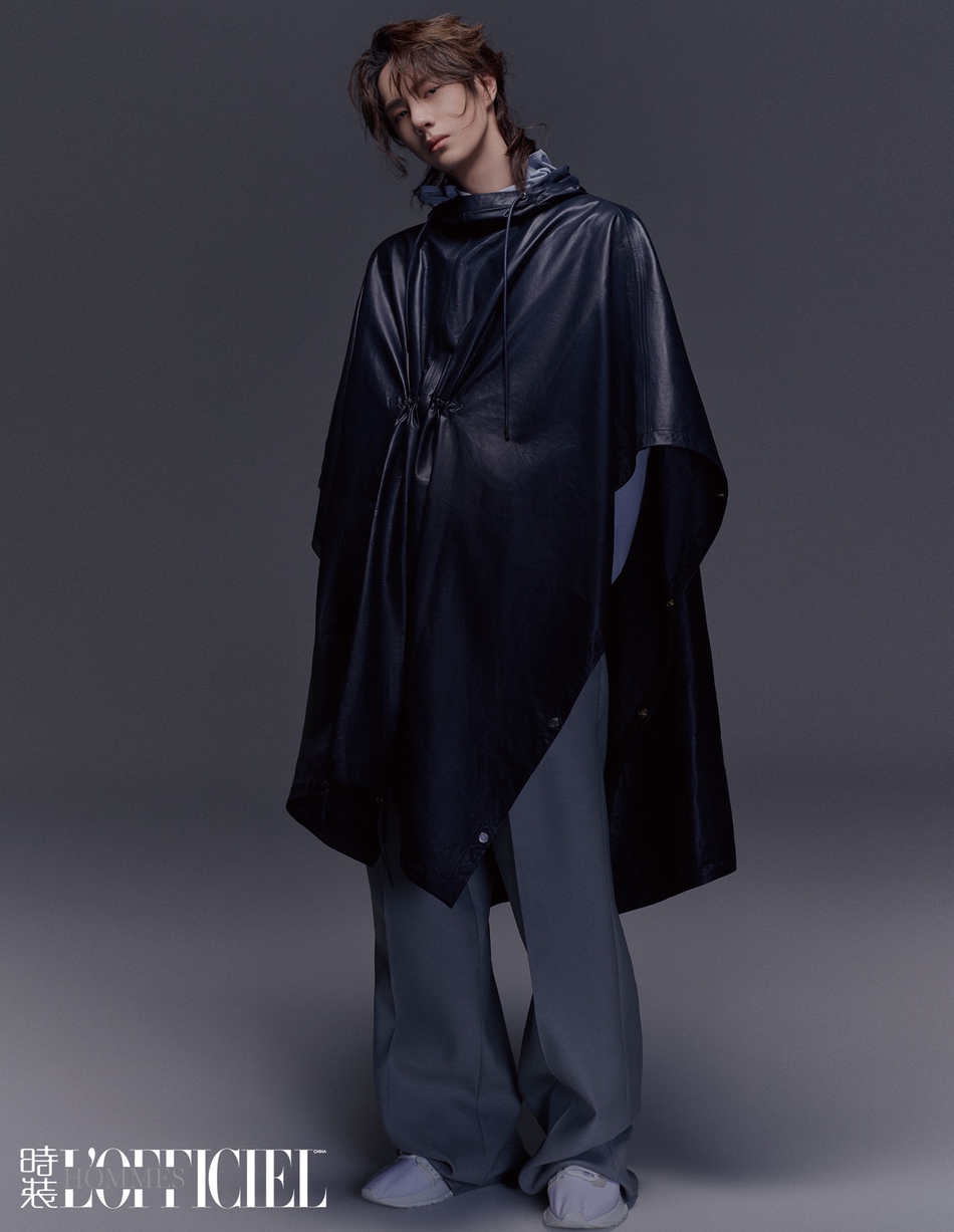 斗篷风衣男_风衣斗篷头像男